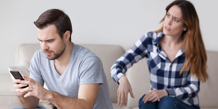 9 Signs He's Really Not That Into You